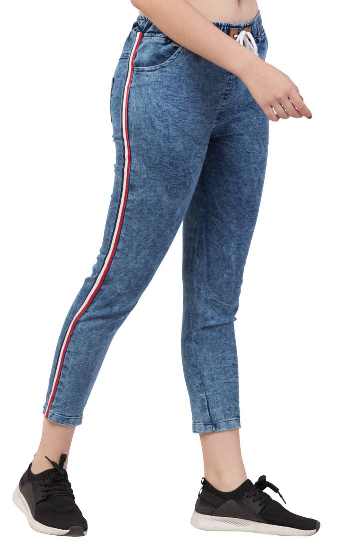 Women's Stylish Blue Solid Denim Mid-Rise Jeans